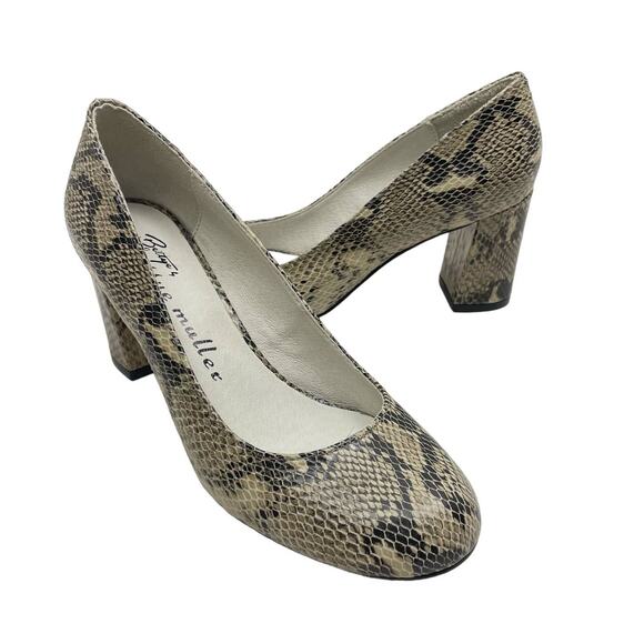 Bettye Muller | NWOB Neutral Beige Leather Snakeskin Round Toe Block Heel Pumps - Picture 1 of 11